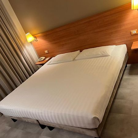 Hotel Re ลิสโซเน ภายนอก รูปภาพ